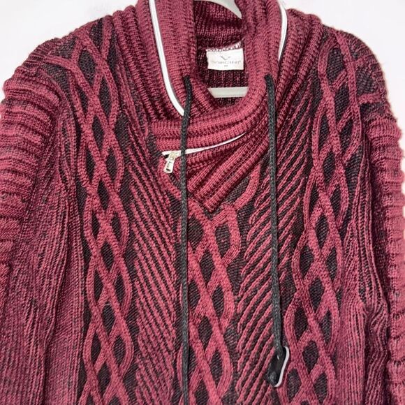 Elegant Burgundy Turtleneck Sweater with Cable Knit Design - Picture 8 of 14